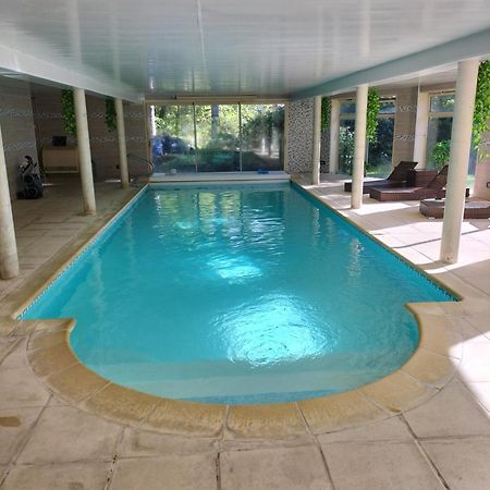 Au Charme Du Lac Espace Bien Etre Et Piscine Chauffe Proche Parc Et Restaurant Du Casino Forges-les-Eaux Eksteriør bilde