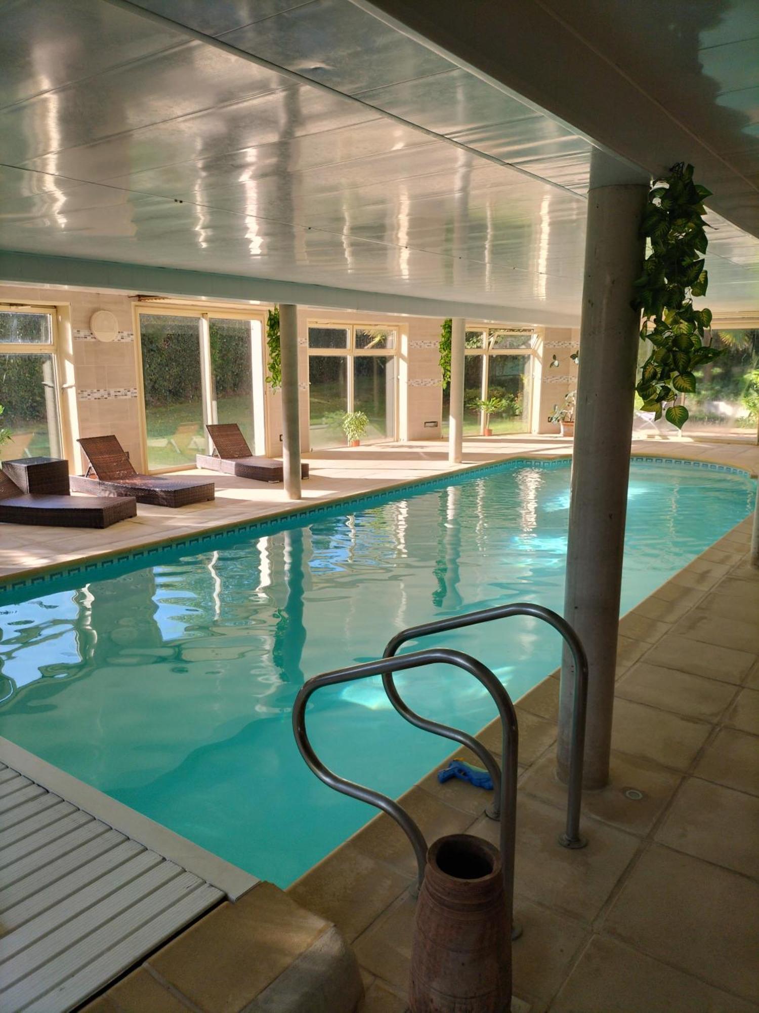Au Charme Du Lac Espace Bien Etre Et Piscine Chauffe Proche Parc Et Restaurant Du Casino Forges-les-Eaux Eksteriør bilde