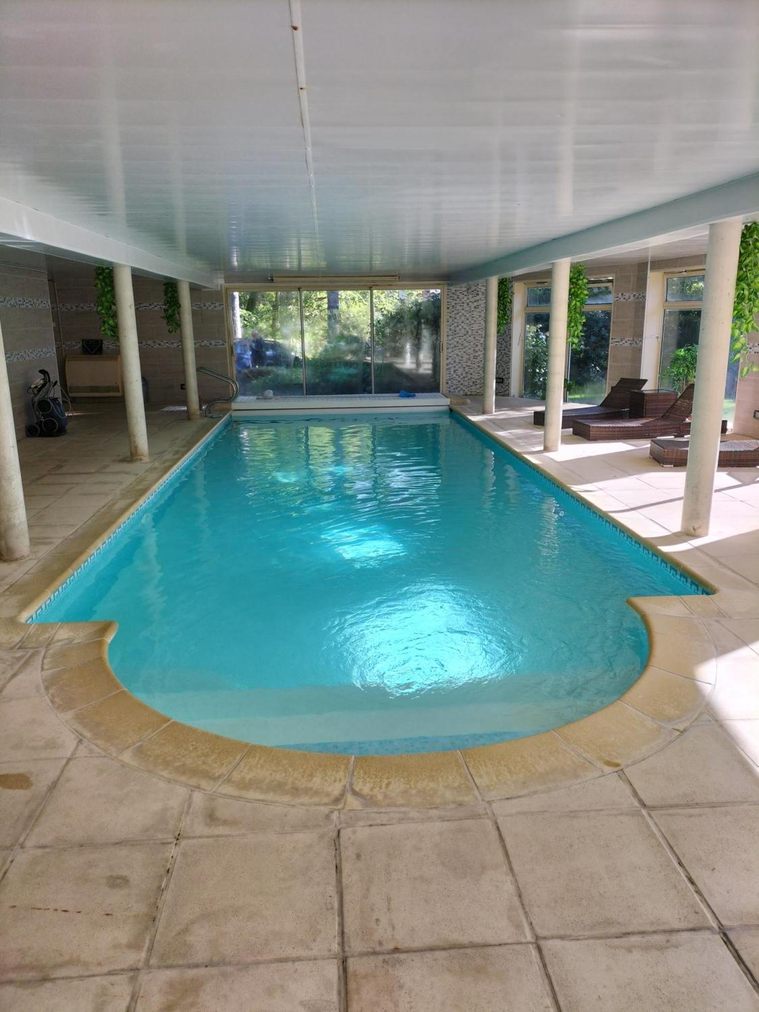 Au Charme Du Lac Espace Bien Etre Et Piscine Chauffe Proche Parc Et Restaurant Du Casino Forges-les-Eaux Eksteriør bilde