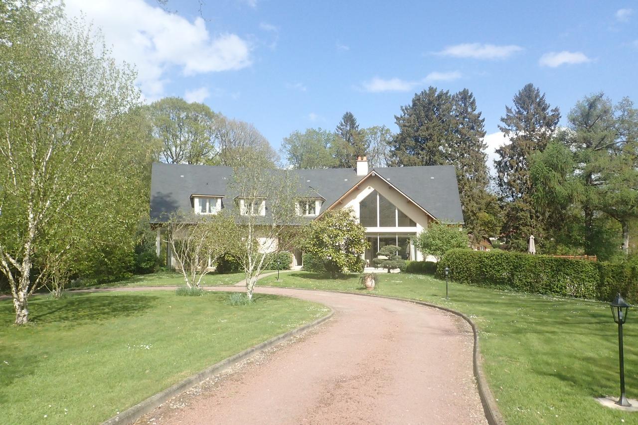 Au Charme Du Lac Espace Bien Etre Et Piscine Chauffe Proche Parc Et Restaurant Du Casino Forges-les-Eaux Eksteriør bilde
